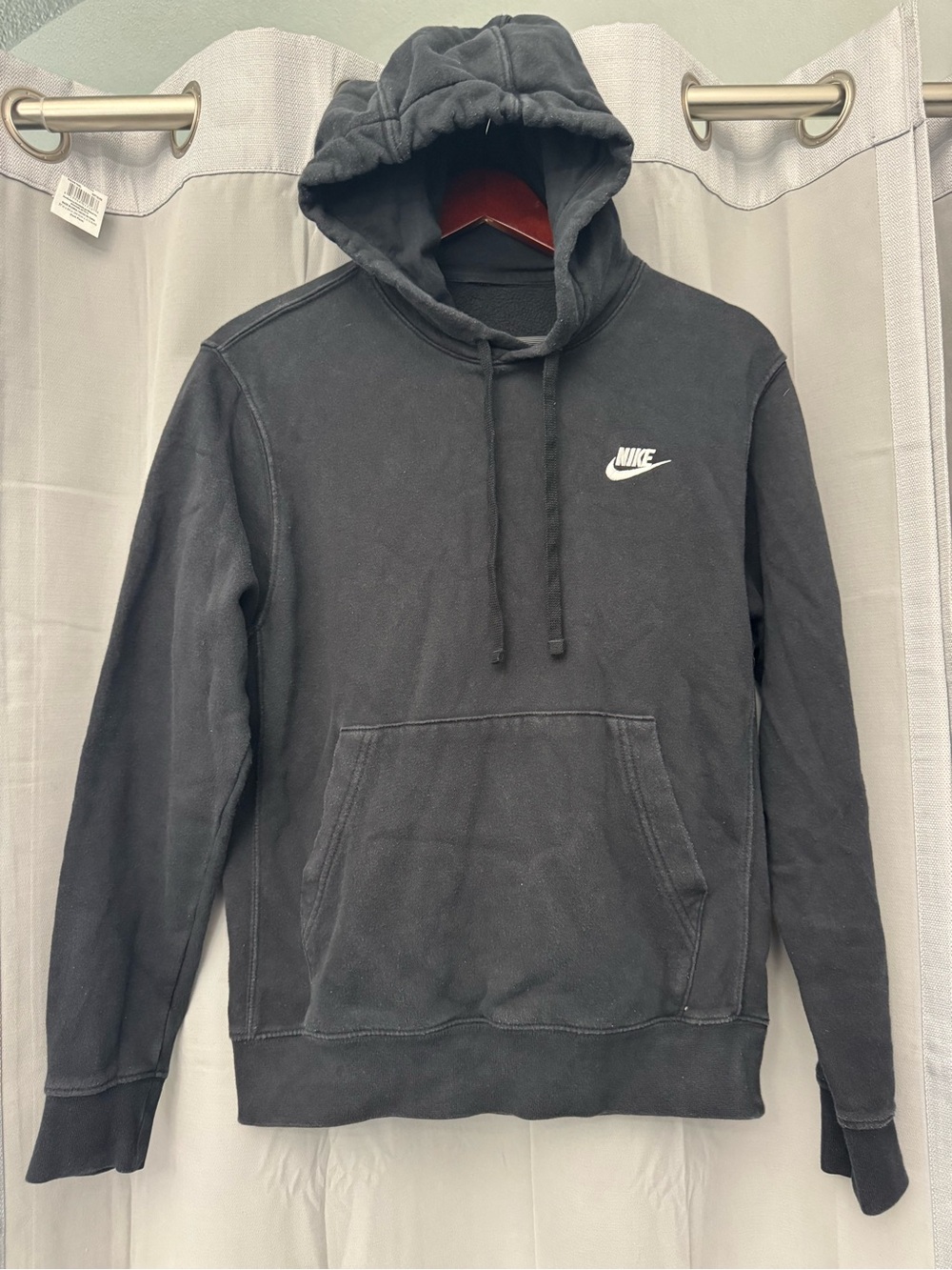 Nike Men's Black Pullover Hoodie small